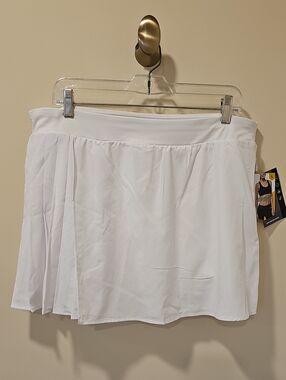 Avia Pleated Skort; NWT; Size L